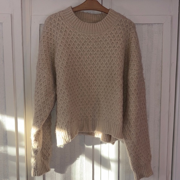 Rylee + Cru Cream Textured Sweater size M - Picture 3 of 7